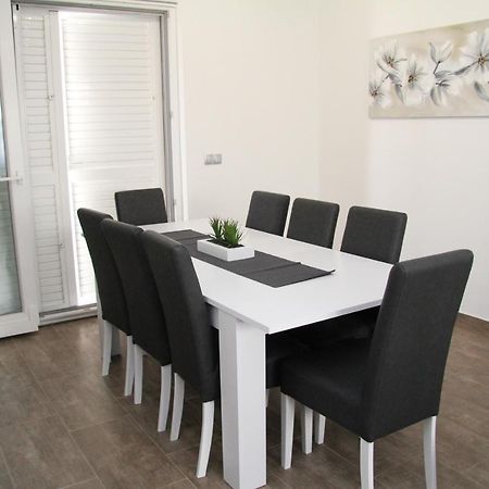 Apartman Ivana Biograd Na Moru Exterior foto