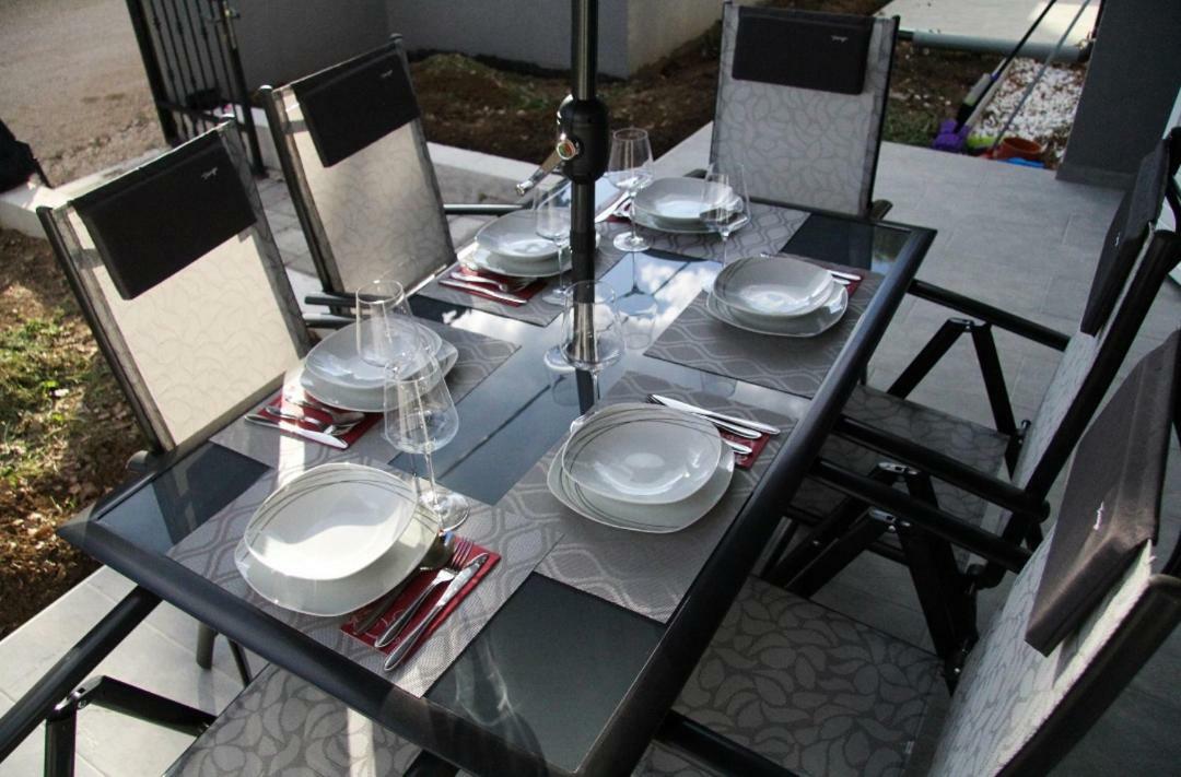 Apartman Ivana Biograd Na Moru Exterior foto